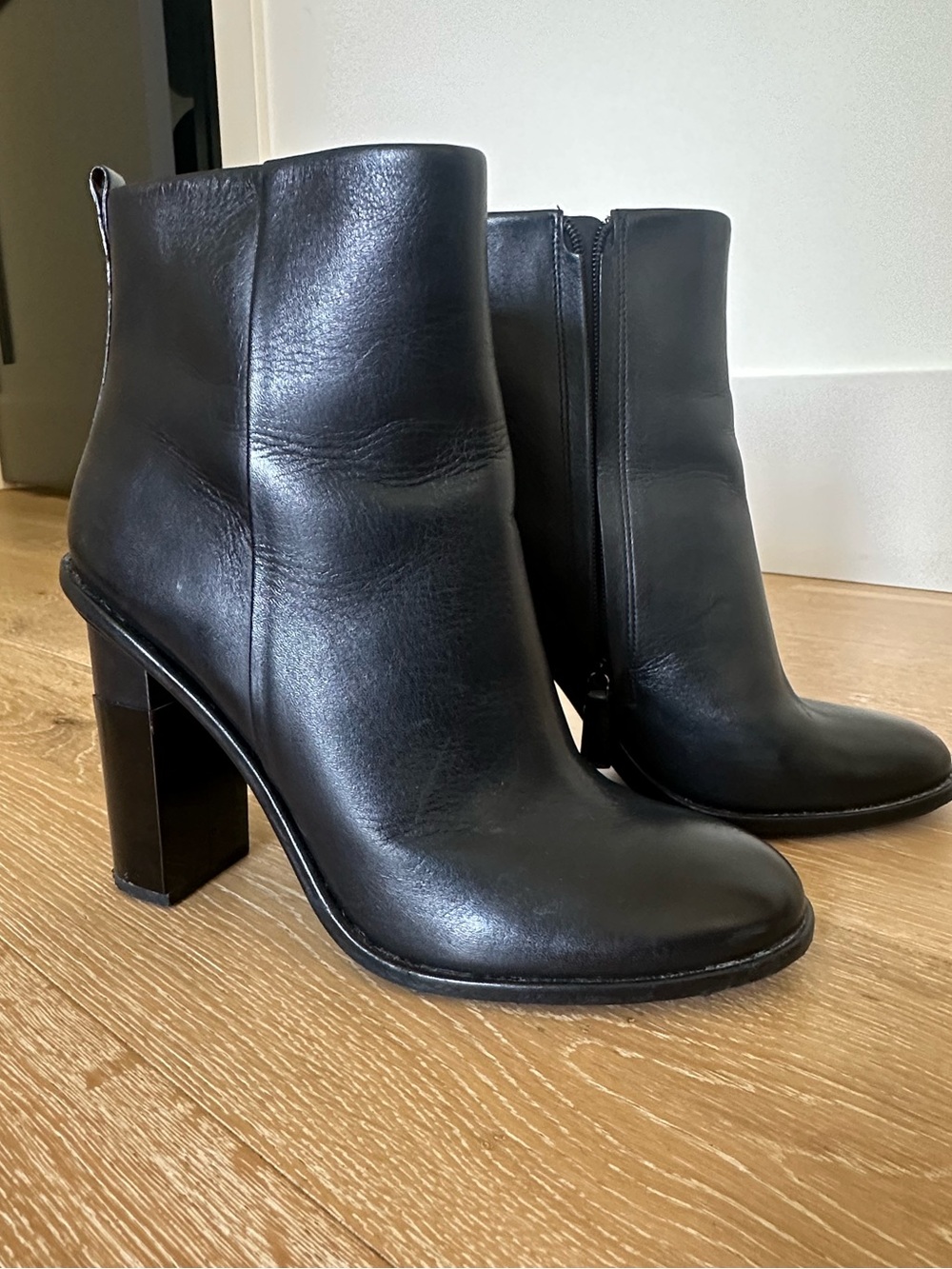 TORY BURCH  Gabrielle Black Leather Block Heel Ankle Boots / US 10.5 M